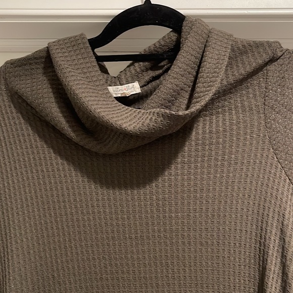 🌑 Waffle Knit Cowl Neck Top - Picture 2 of 3